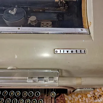 Télétype coque OLIVETTI 5710 moteur et machine siemens 12