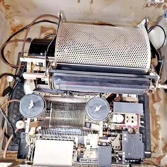 Télétype coque OLIVETTI 5710 moteur et machine siemens 6