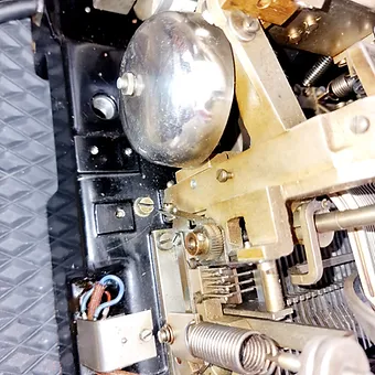 Télétype coque OLIVETTI 5710 moteur et machine siemens 10