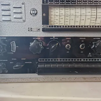 Récepteur de com à couverture générale superhétérodyne à double conversion 57/71 11