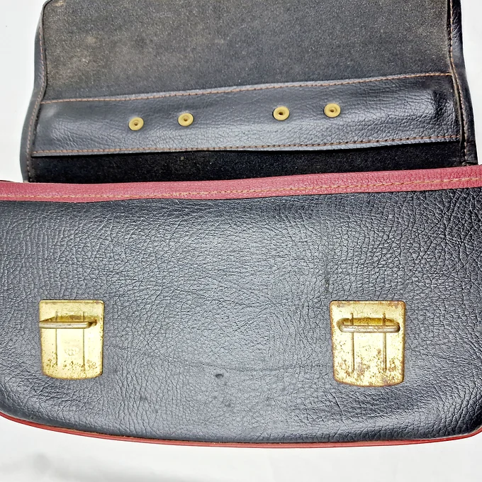Ancienne petite sacoche / valise / valisette 14